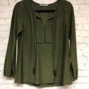 daniel rainn dark green beautiful flowy long sleeve blouse with tassel detail